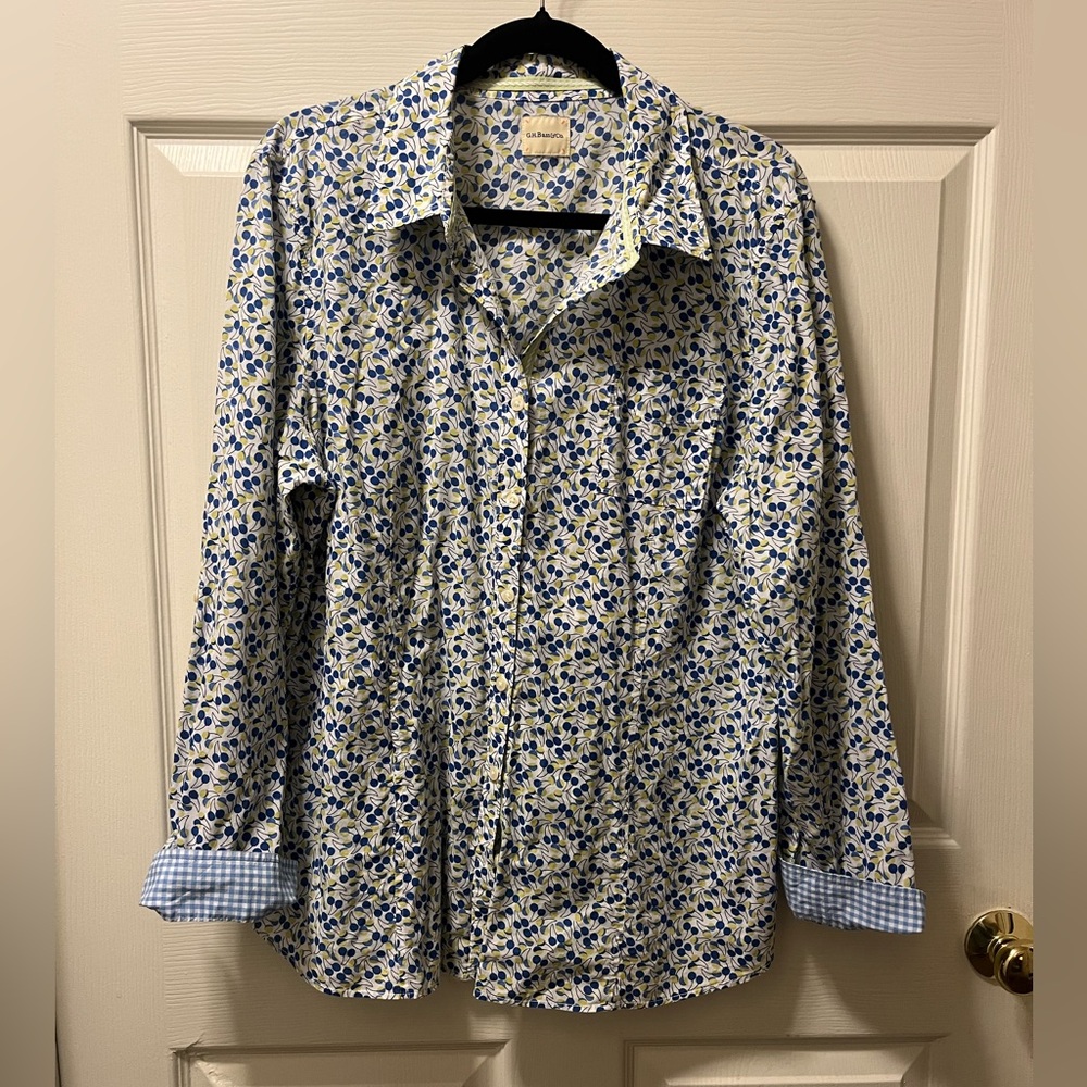 G.H. Bass & Co. Blue and‎ White Floral Women’s Shirt Size Large